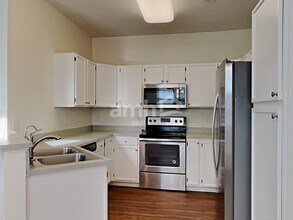 120 Bluffton Rd in Mooresville, NC - Foto de edificio - Building Photo