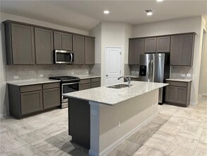 605 Elm Green St in Hutto, TX - Building Photo - Building Photo