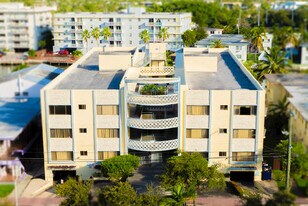Marseille in Miami Beach, FL - Building Photo