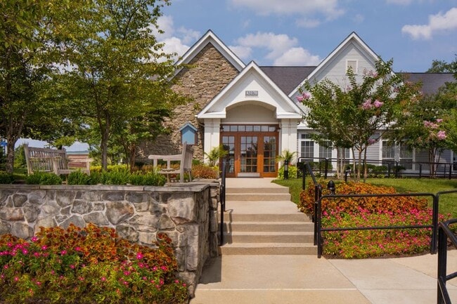 Jefferson Arbors at Broadlands in Ashburn, VA - Foto de edificio - Building Photo