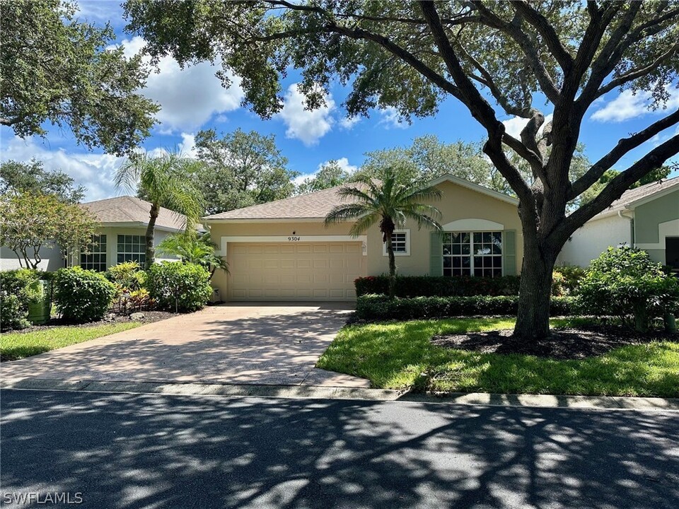 9304 Lake Abby Ln in Bonita Springs, FL - Building Photo