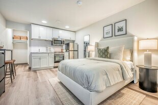 Sandburg Studios in Madison, WI - Building Photo