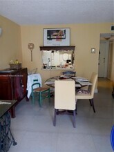 9350 Fontainebleau Blvd in Miami, FL - Building Photo - Building Photo