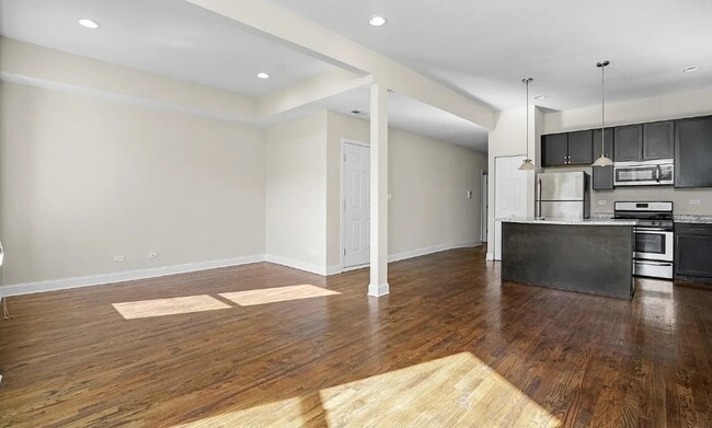 4542 S Indiana Ave in Chicago, IL - Building Photo - Building Photo