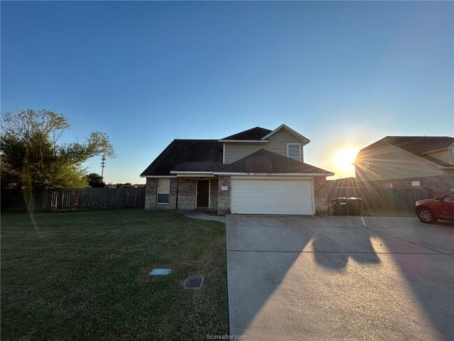 property at 2502 Horse Shoe Dr