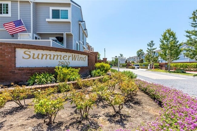 property at 2800 Plaza del Amo