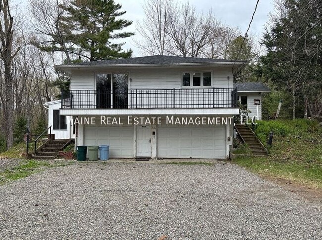 35 Hudson Rd in Old Town, ME - Foto de edificio - Building Photo