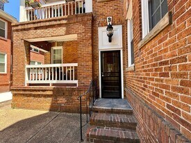 610 W Princess Anne Rd in Norfolk, VA - Building Photo