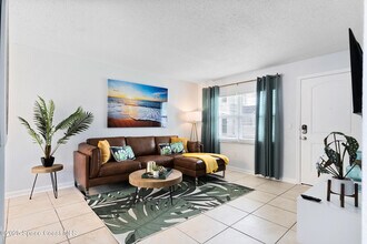 1031 Park Dr in Indian Harbour Beach, FL - Building Photo - Building Photo