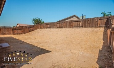 1733 Pyxis St in Bakersfield, CA - Building Photo - Building Photo