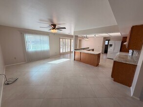 9867 W Picacho Ct in Sun City, AZ - Building Photo - Building Photo