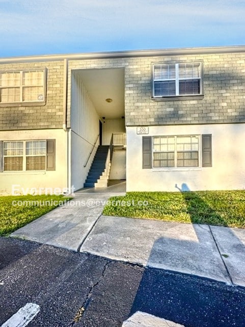 property at 1000 S Semoran Blvd