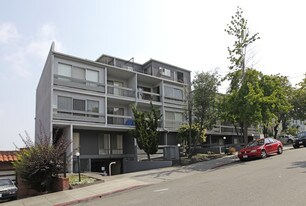 330 Adams St in Oakland, CA - Building Photo