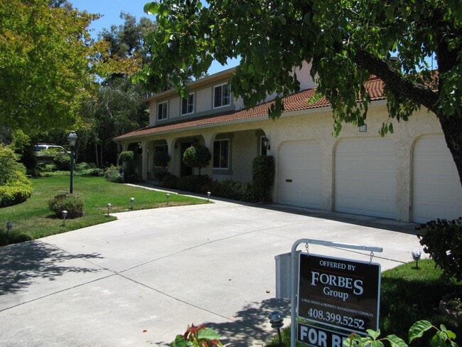 property at 122 Los Patios