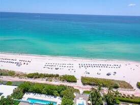 6515 Collins Ave, Unit 1609 in Miami Beach, FL - Building Photo