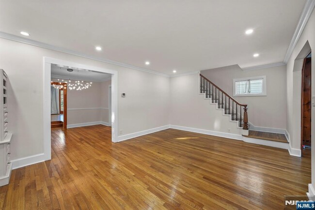 35 Jewett Ave in Tenafly, NJ - Building Photo - Building Photo