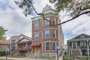 2121 W Superior St Apartments