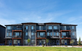 Essential Aurora in Edmonton, AB - Building Photo - Building Photo