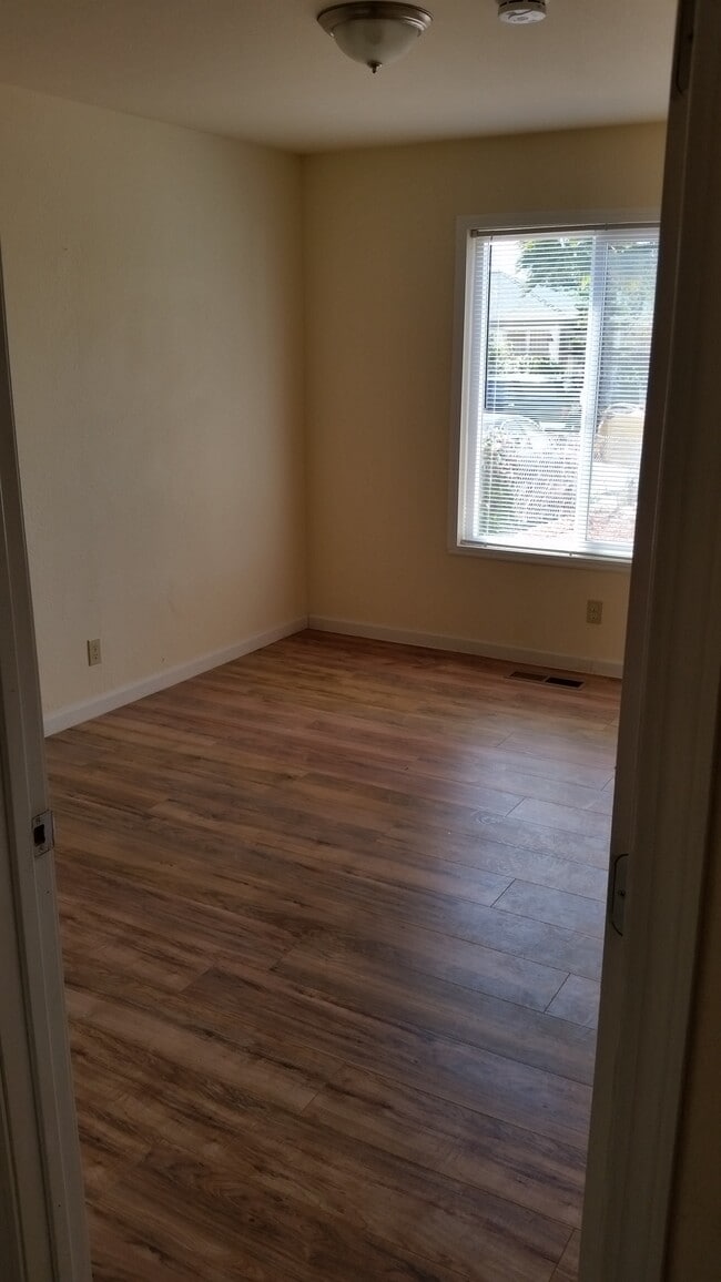 1119 Sage St in East Palo Alto, CA - Building Photo - Building Photo