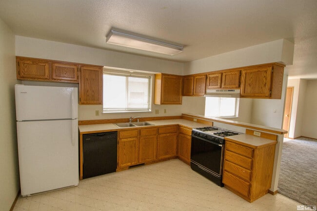 151 N Broadway St in Fallon, NV - Building Photo - Building Photo