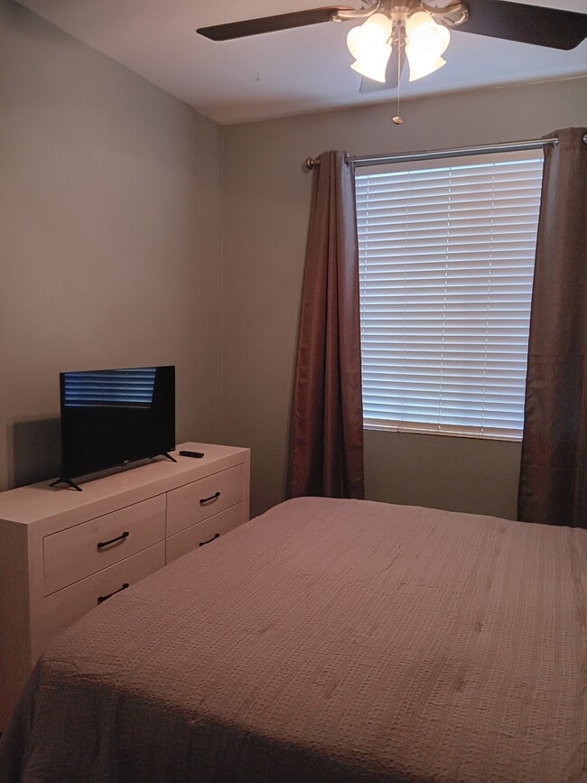 2825 Tulare Ct in Livingston, CA - Building Photo - Building Photo