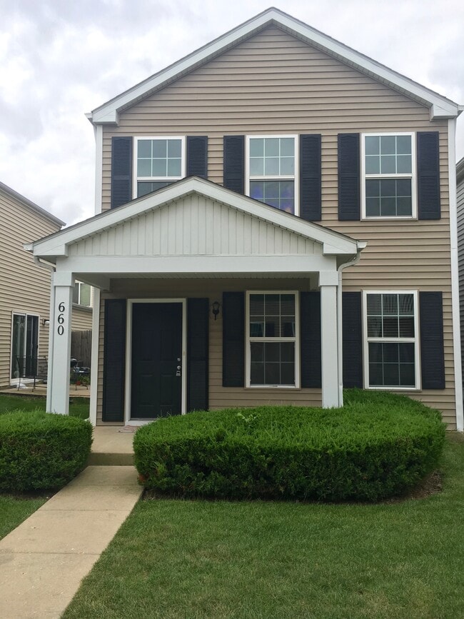 660 Four Seasons Blvd in Aurora, IL - Building Photo - Building Photo