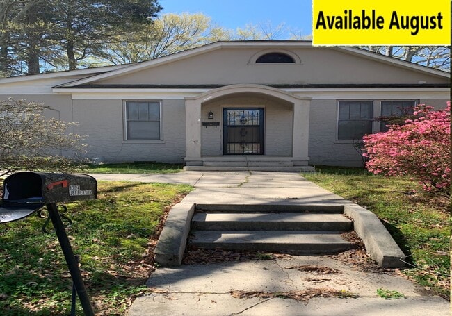 1304 Jefferson Ave in Oxford, MS - Building Photo - Building Photo