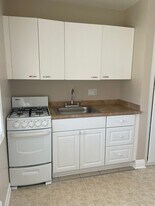 12558-12606 Oxnard St in Valley Glen, CA - Building Photo