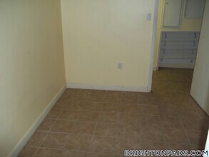 191 Kenrick St in Boston, MA - Foto de edificio - Building Photo