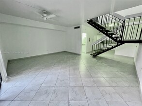 2410 Brickell Ave in Miami, FL - Building Photo - Building Photo