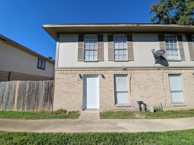 property at 1962 Upland Dr