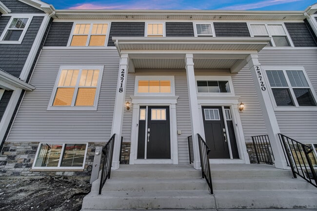 25718 W Yorkshire Dr in Plainfield, IL - Building Photo - Building Photo