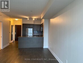 65 Speers Rd in Oakville, ON - Building Photo - Building Photo