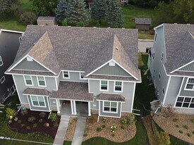 5870 Lien Rd in Madison, WI - Building Photo