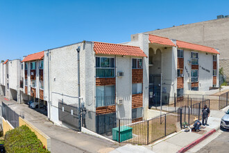 Villa Madrid Condominiums in San Diego, CA - Building Photo - Building Photo