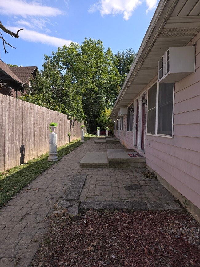 property at 506 E Elm St