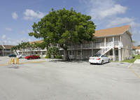 Wellington Manor Apartments in Miami, FL - Foto de edificio - Building Photo