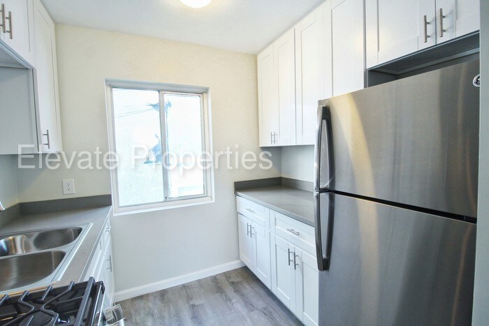 206 Fir St in San Diego, CA - Building Photo