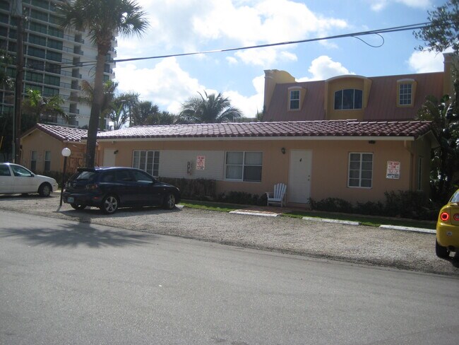 201 S Ocean Blvd in Boca Raton, FL - Building Photo - Building Photo
