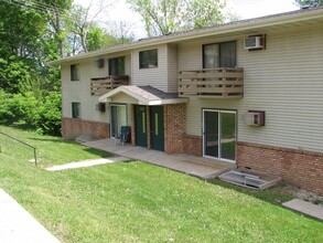 Lincoln Avenue Apartments in Stoughton, WI - Building Photo - Interior Photo