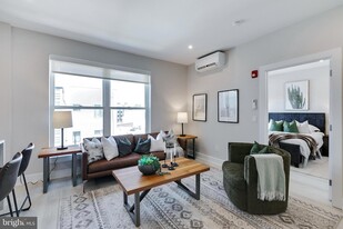 1533 Ridge Ave, Unit 203 in Philadelphia, PA - Building Photo