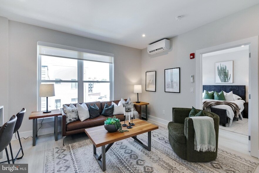 1533 Ridge Ave, Unit 203 in Philadelphia, PA - Building Photo