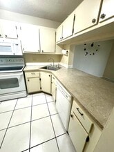 202 Foxtail Dr in Greenacres, FL - Building Photo - Building Photo