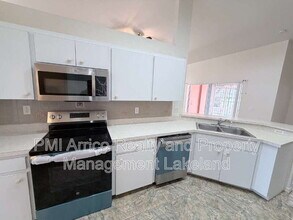 5688 Fischer Dr in Lakeland, FL - Building Photo - Building Photo