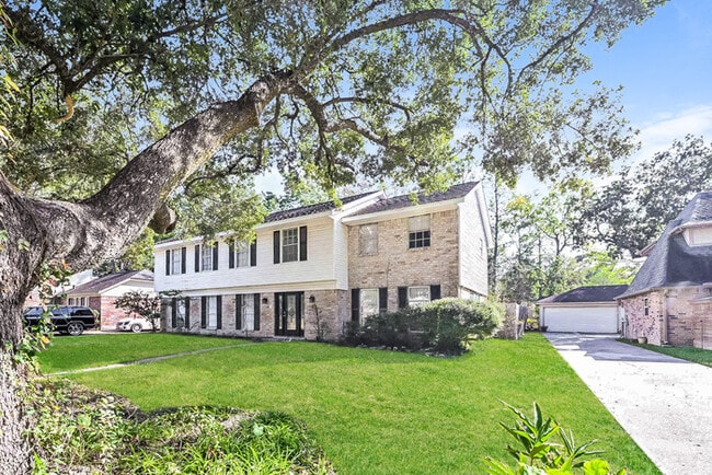 property at 10719 Idlebrook Dr