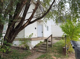 1017 Laurel St in Indianapolis, IN - Building Photo