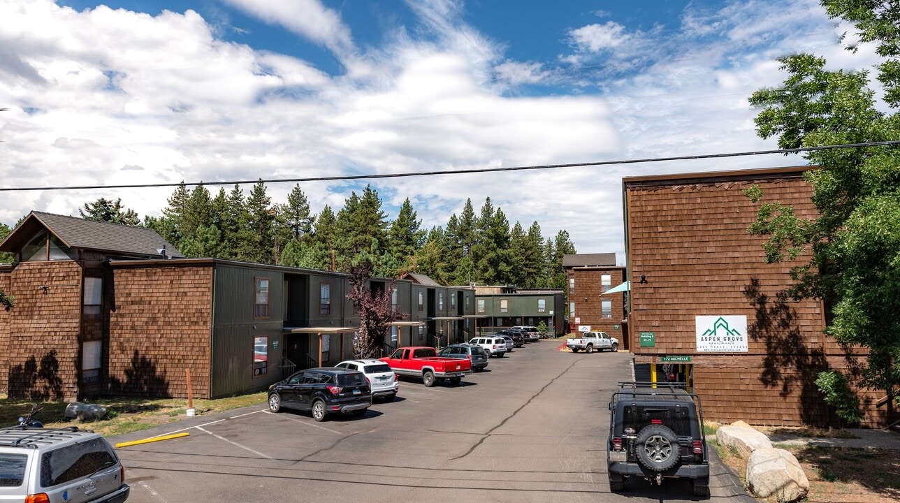 Affordable Living at Aspen Grove Apartments in Stateline, NV - Building Photo