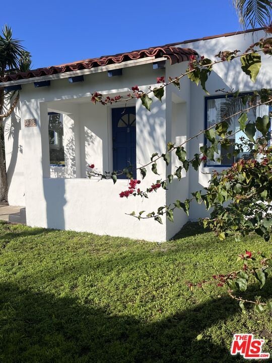 2306 Pisani Pl in Los Angeles, CA - Building Photo - Building Photo