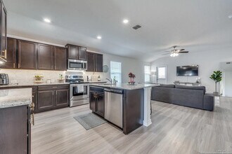 2915 Thackery Groove in San Antonio, TX - Building Photo - Building Photo