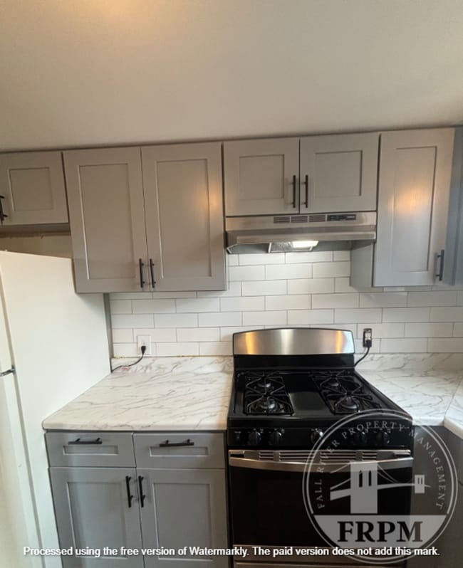 90 Montaup St in Fall River, MA - Building Photo - Building Photo